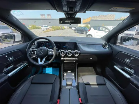 Mercedes-Benz Mercedes-Benz GLA