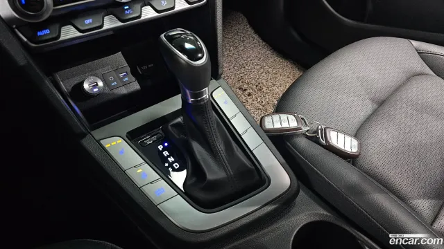 Hyundai Elantra (Avante)