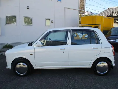 Daihatsu Mira Gino