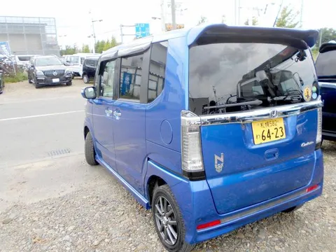 Honda N-BOX Custom