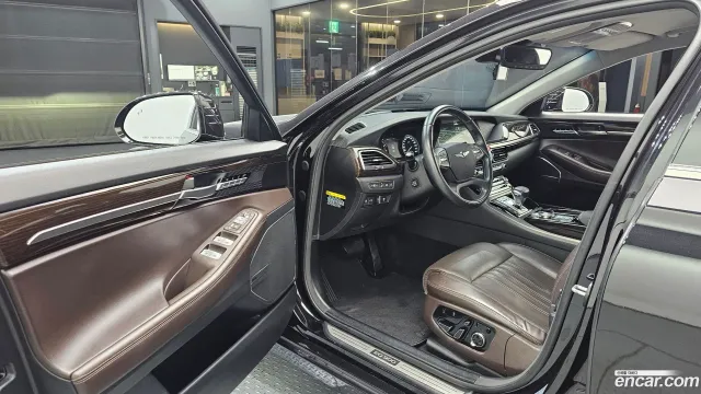 Genesis G90 (EQ900)