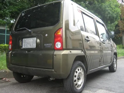 Daihatsu Naked