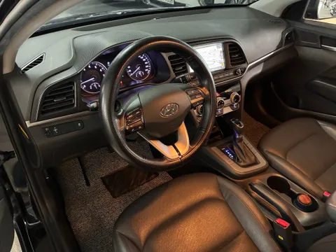 Hyundai Elantra (Avante)