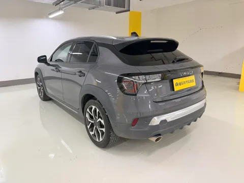 Lynk & Co 02