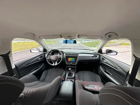 Roewe i5