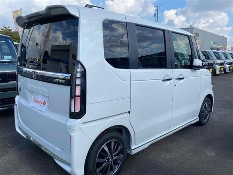 Honda N-BOX Custom