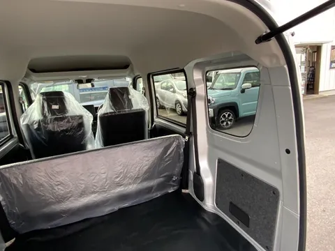 Nissan Clipper Van