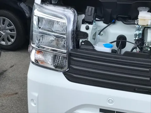Nissan Clipper Van