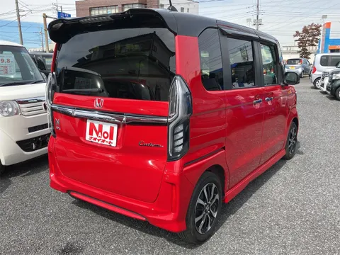 Honda N-BOX Custom