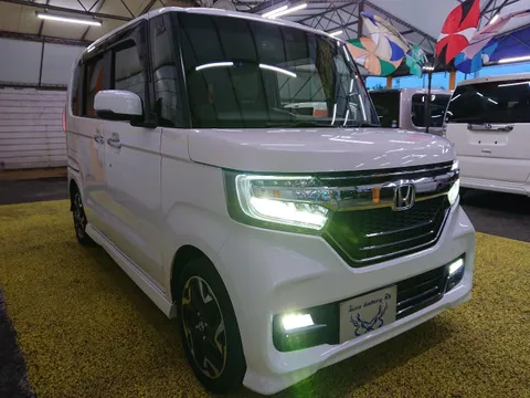 Honda N-BOX Custom