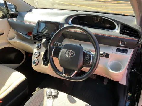 Toyota Sienta