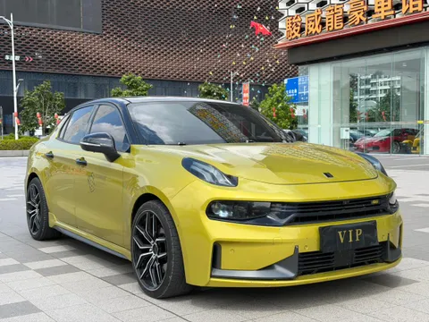 Lynk & Co 03