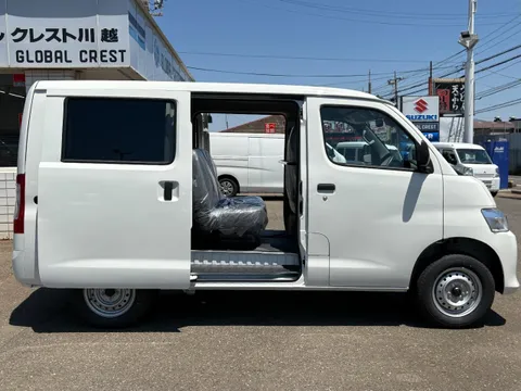 Toyota TownAce Van