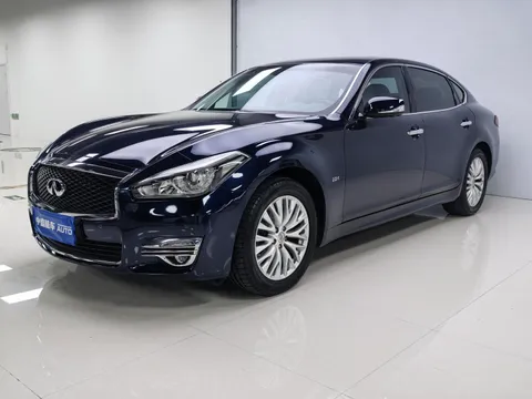 Infiniti Q70