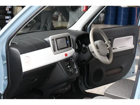 Daihatsu Mira Tocot