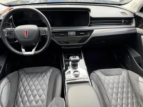 Hongqi HS5