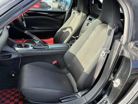 Mazda MX-5 (Roadster)