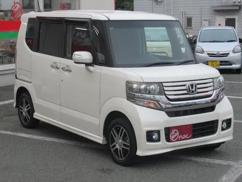 Honda N-BOX Custom