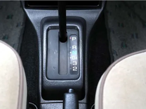 Daihatsu Mira Gino