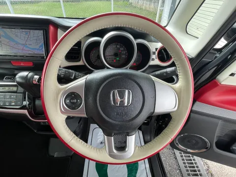 Honda N-BOX Slash