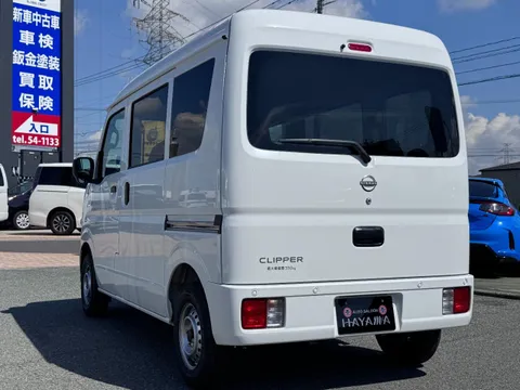 Nissan Clipper Van