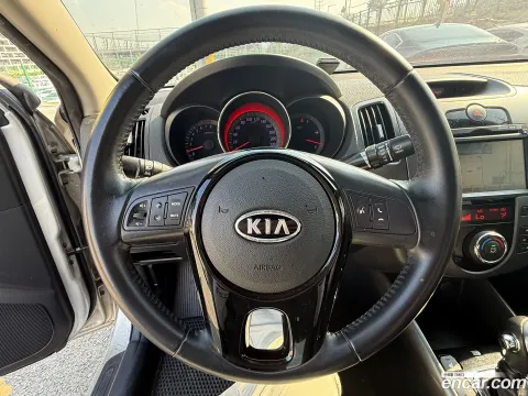 Kia Cerato (Forte)