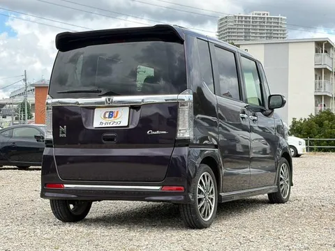 Honda N-BOX Custom