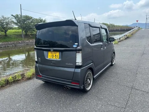 Honda N-BOX Custom