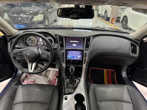 Infiniti Q50L