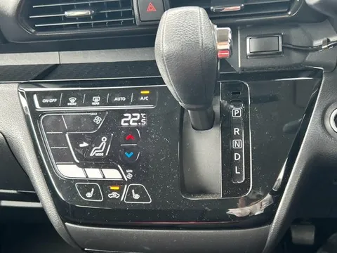 Mitsubishi eK X Space