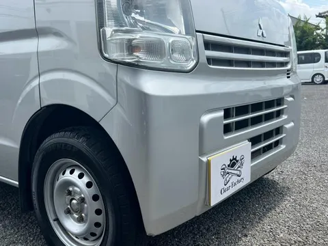 Mitsubishi Minicab Van