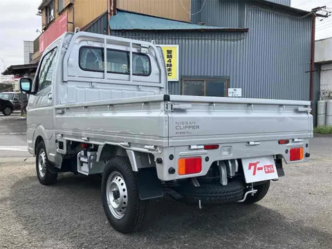 Nissan Clipper Truck