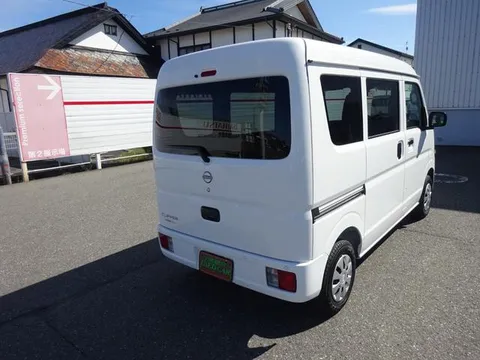 Nissan Clipper Van