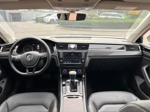 Volkswagen Phideon