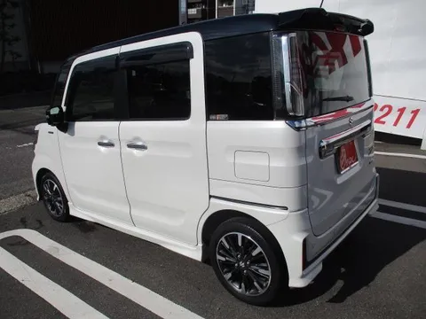 Suzuki Spacia Custom