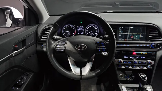 Hyundai Elantra (Avante)