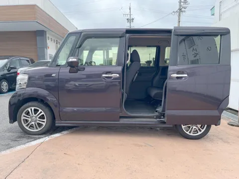 Honda N-BOX Custom