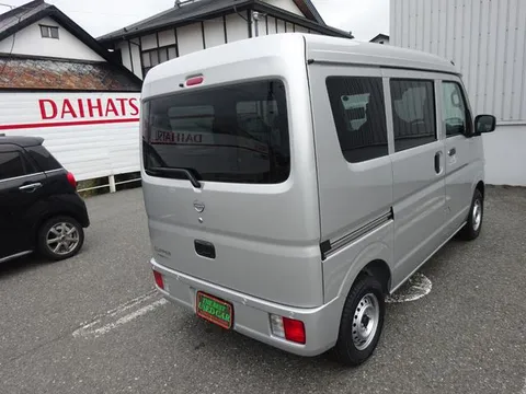Nissan Clipper Van