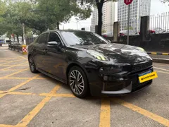 Lynk & Co 03