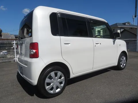 Toyota Pixis Space