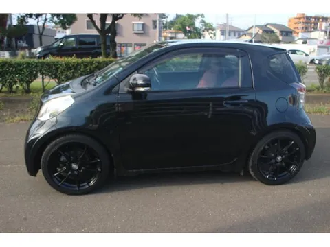 Toyota iQ