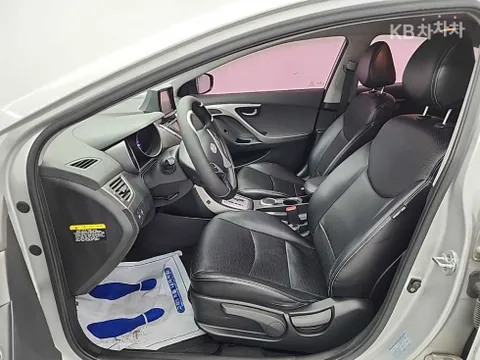 Hyundai Elantra (Avante)