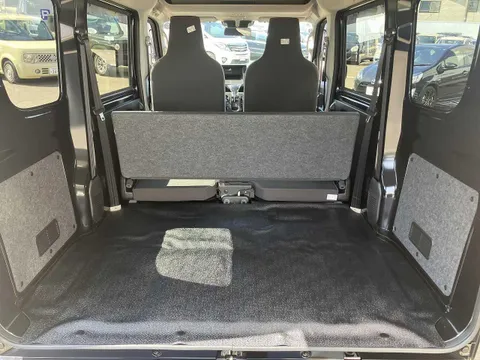 Nissan Clipper Van