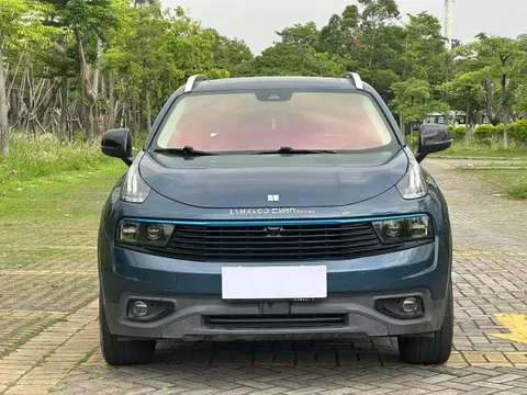 Lynk & Co 01
