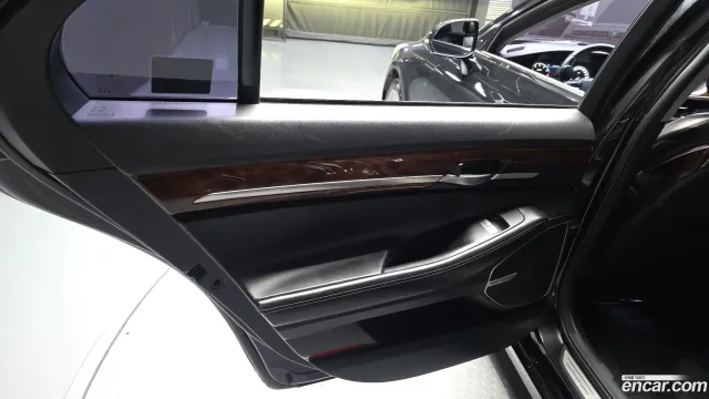 Genesis G90 (EQ900)