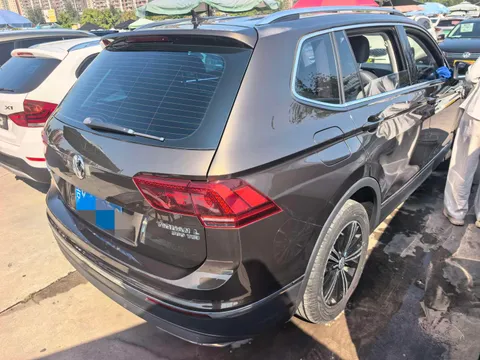 Volkswagen Tiguan L