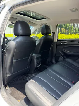 Roewe i5