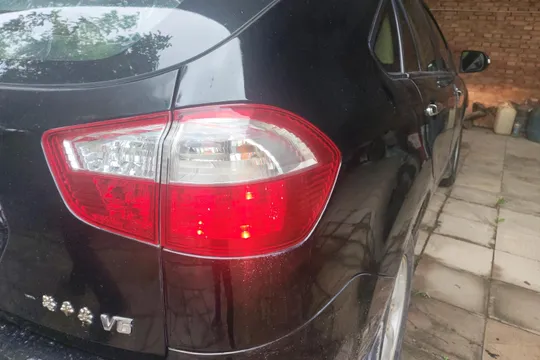 BYD S6