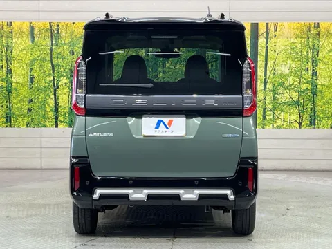 Mitsubishi Delica Mini