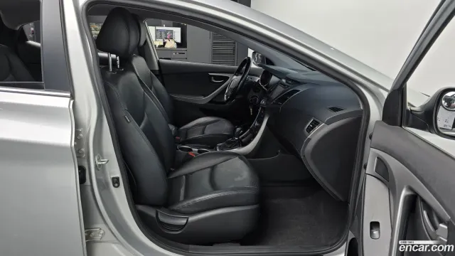 Hyundai Elantra (Avante)